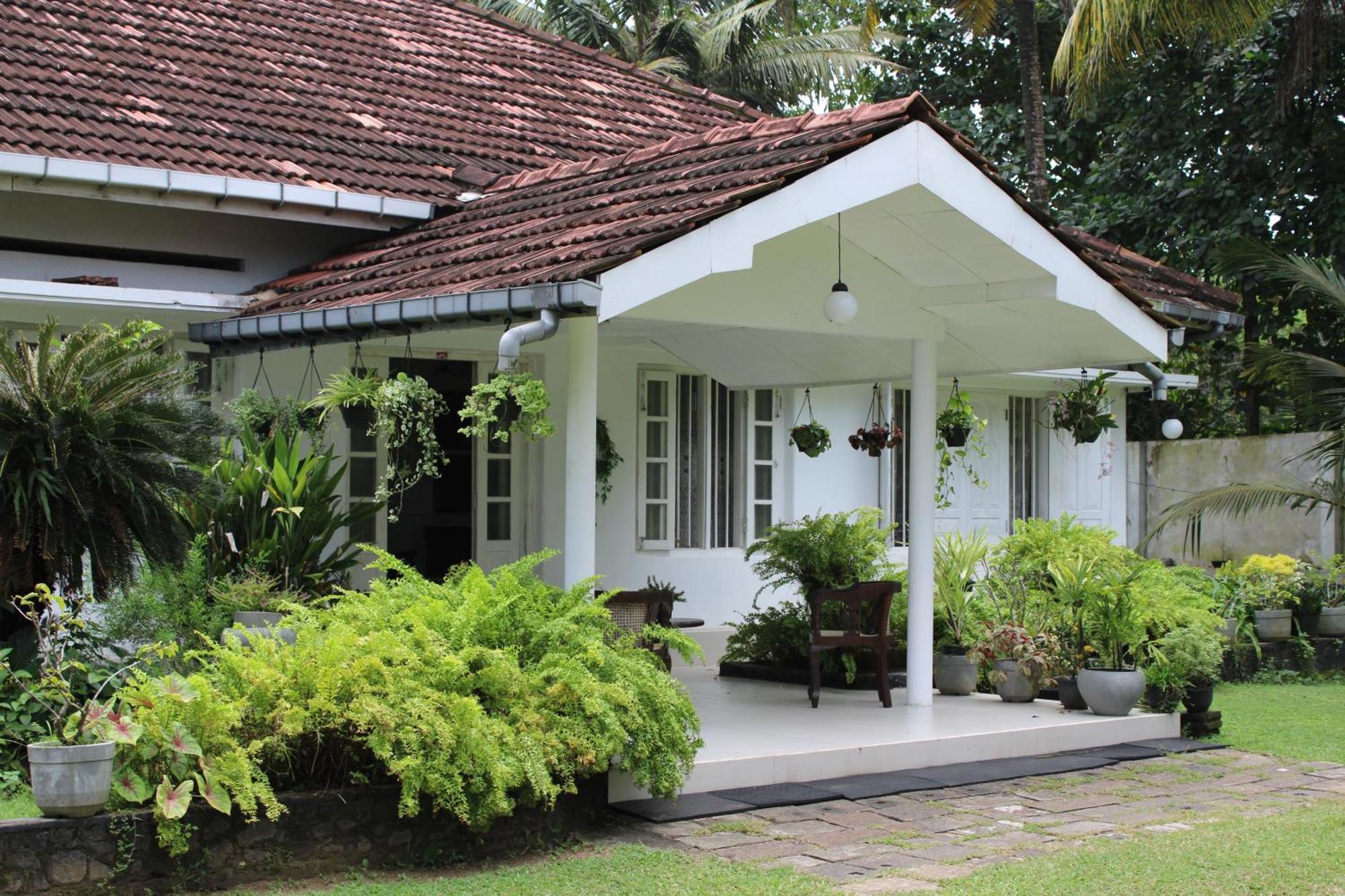 Sun And Surf Rest Hotel Ahangama Exterior foto