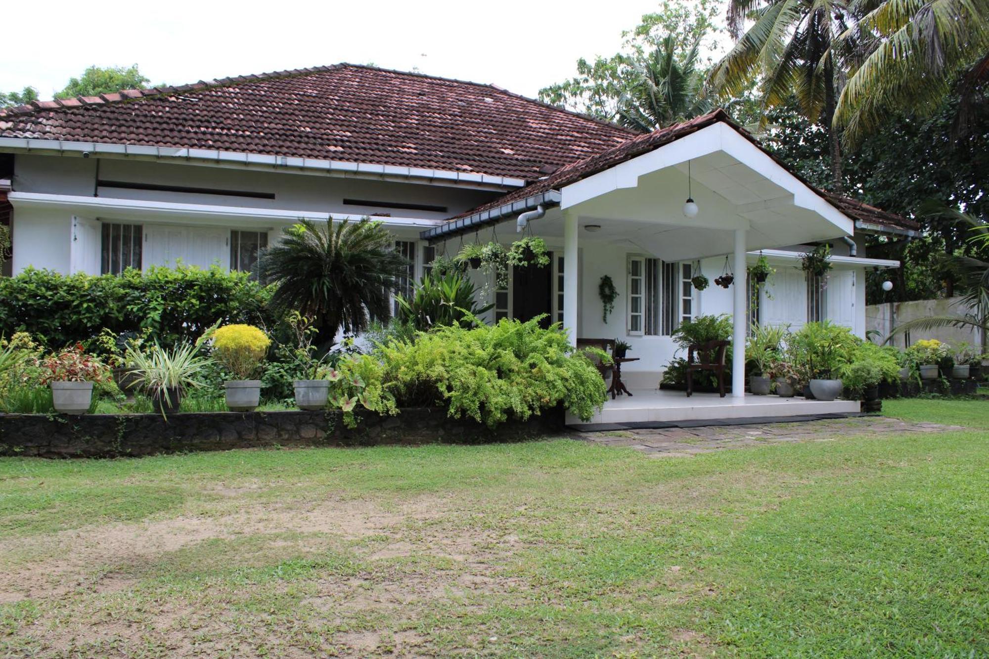 Sun And Surf Rest Hotel Ahangama Exterior foto