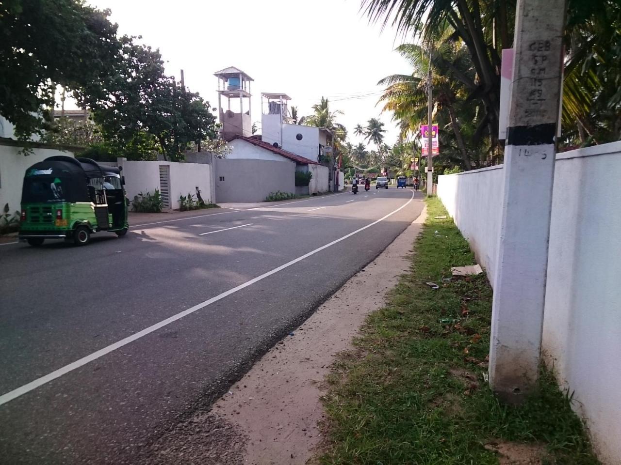 Sun And Surf Rest Hotel Ahangama Exterior foto