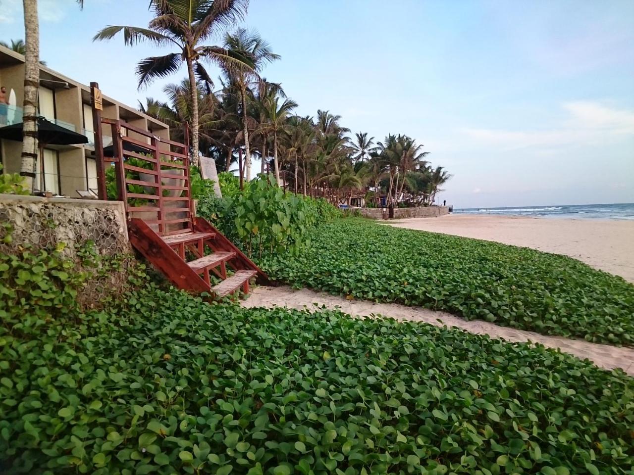 Sun And Surf Rest Hotel Ahangama Exterior foto