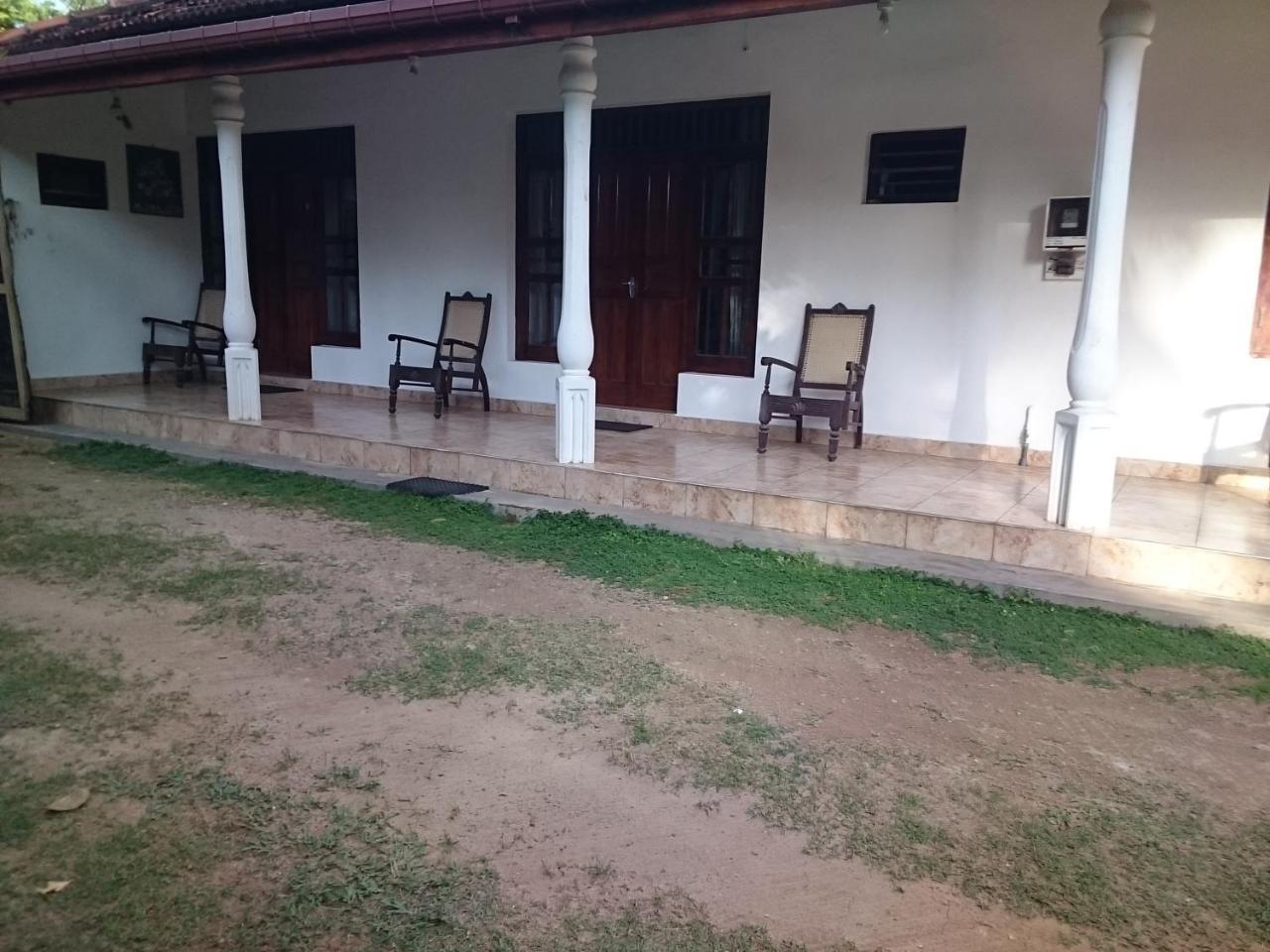 Sun And Surf Rest Hotel Ahangama Exterior foto