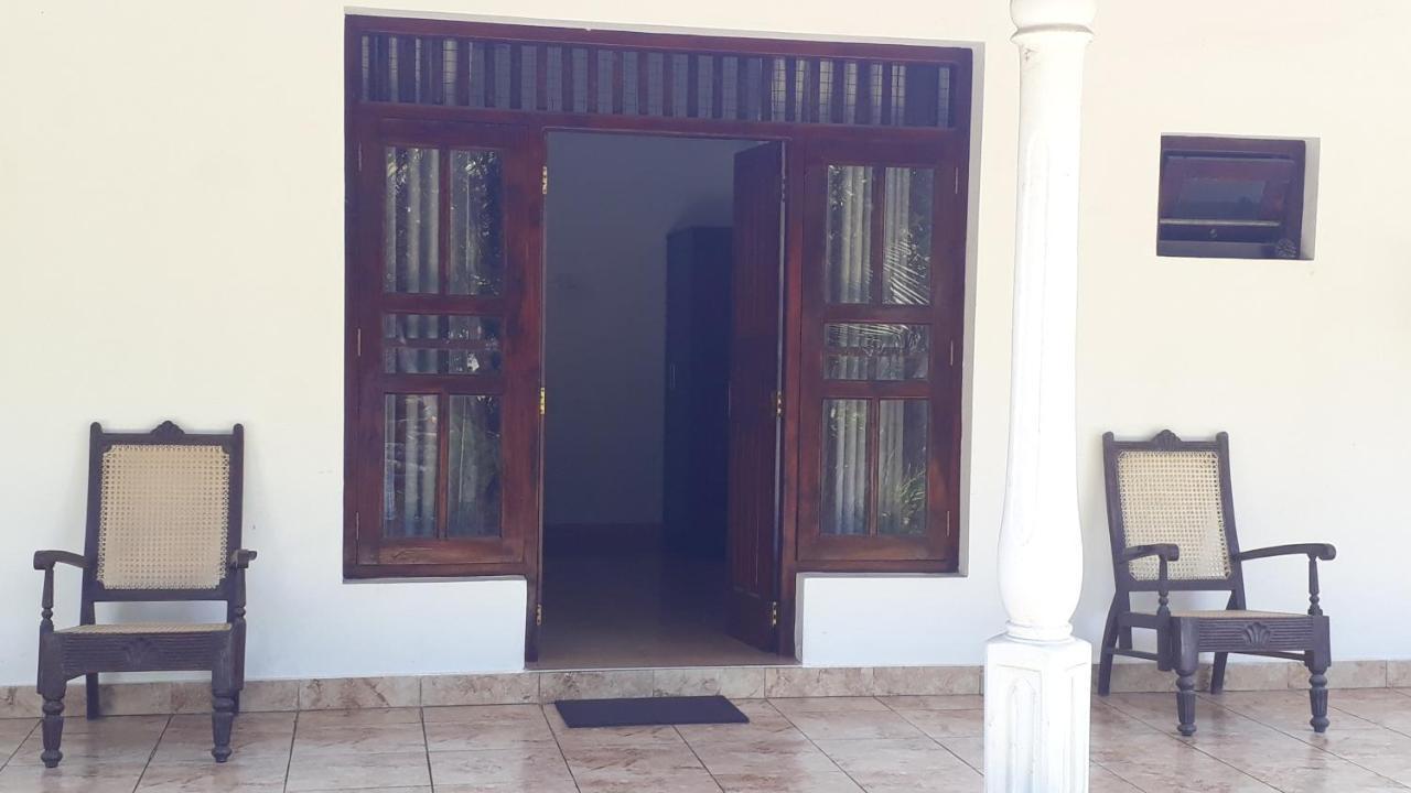 Sun And Surf Rest Hotel Ahangama Exterior foto