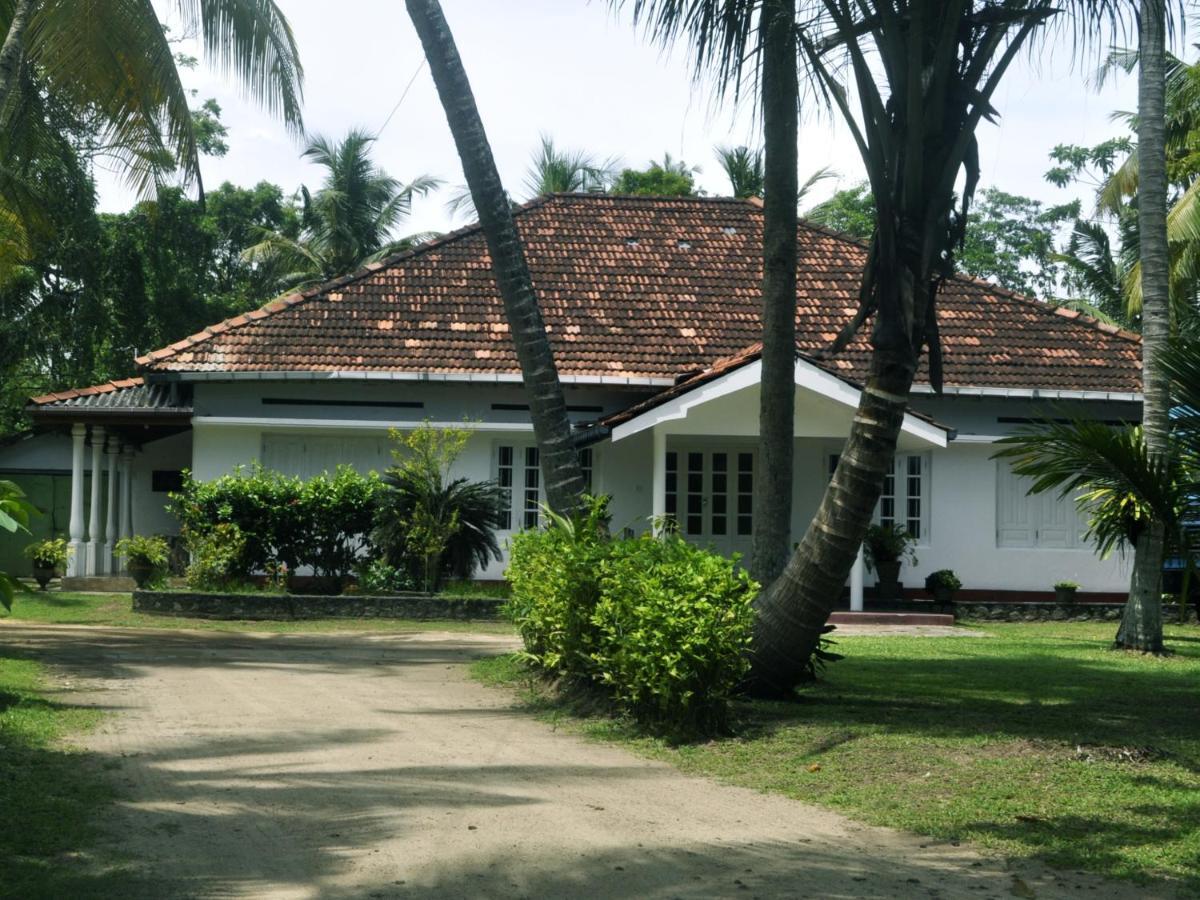 Sun And Surf Rest Hotel Ahangama Exterior foto
